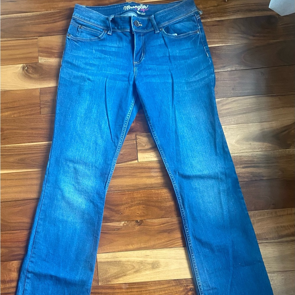 Wrangler Women's Boot Cut Blue Jeans 7x36 inseam long/tall